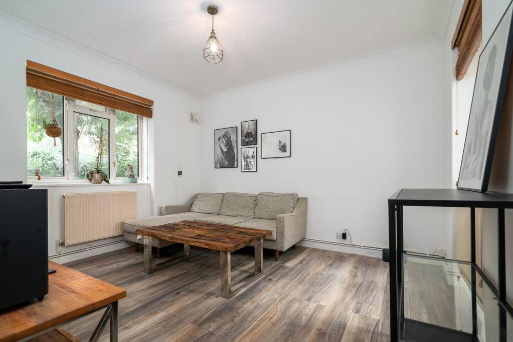 Stylish And Well Equipped Flat In Stockwell Apartment London Ngoại thất bức ảnh