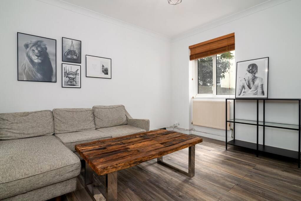 Stylish And Well Equipped Flat In Stockwell Apartment London Ngoại thất bức ảnh